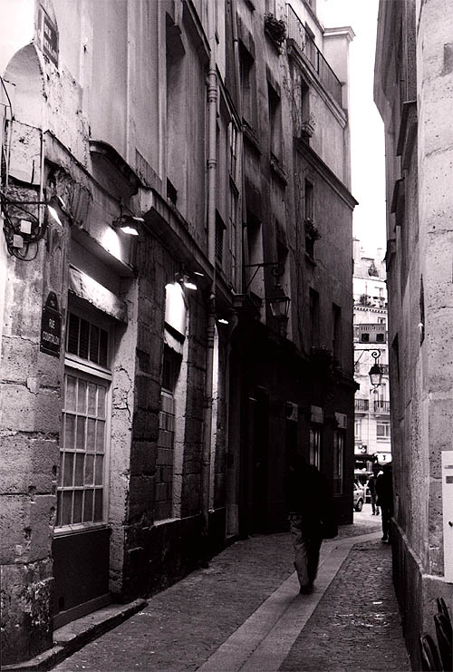 paris-streets6-19-21March-2001